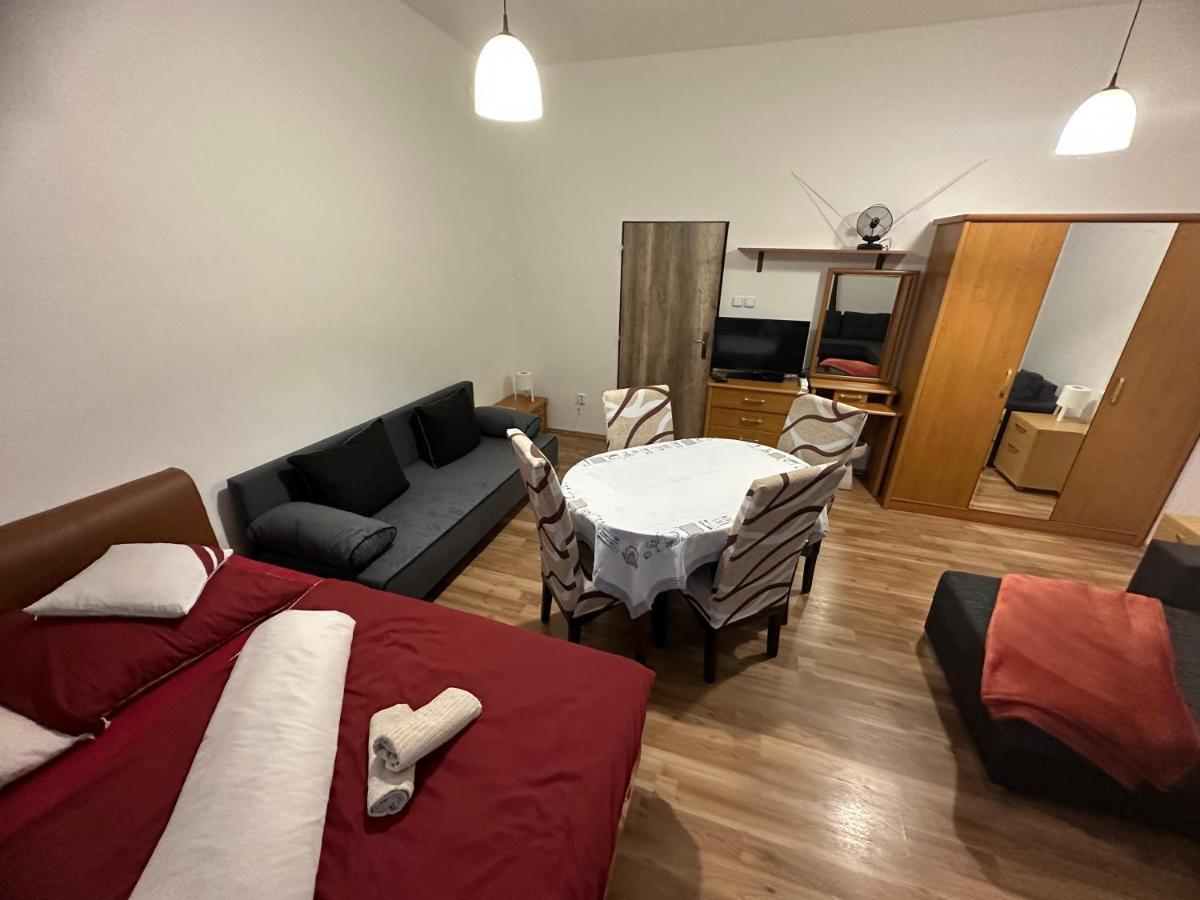Sonja Holiday Home Ostrava Bagian luar foto