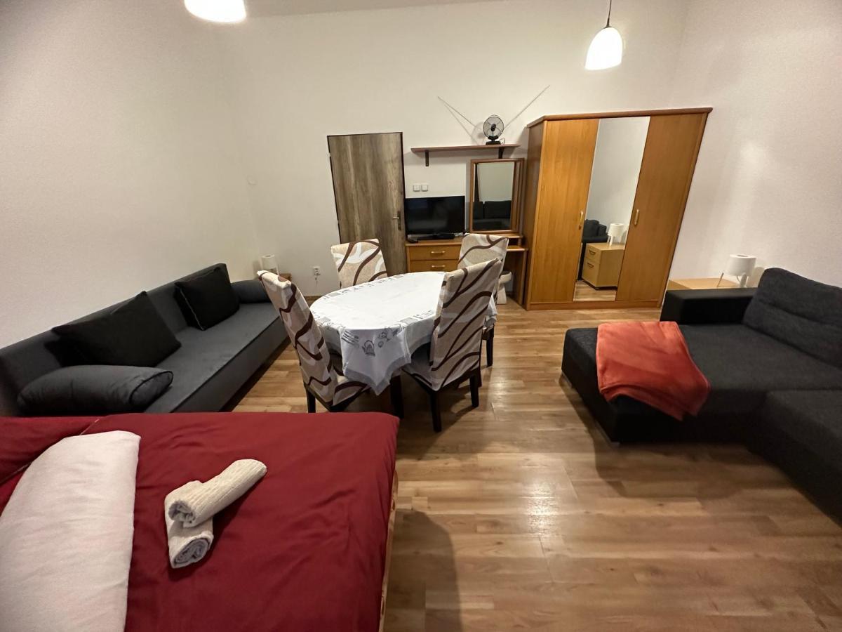 Sonja Holiday Home Ostrava Bagian luar foto